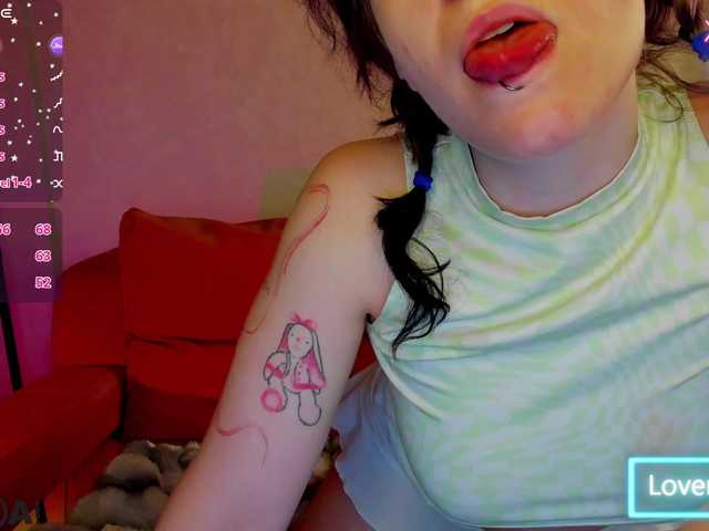 Ricki-Bloom live cam on BongaCams