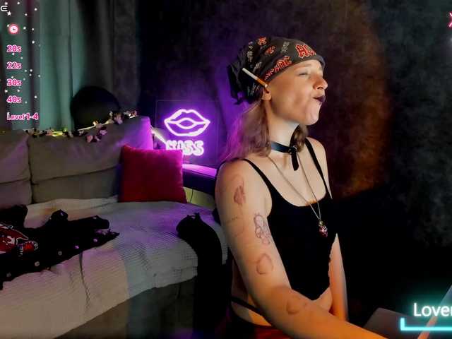 Ricki-Bloom live cam on BongaCams