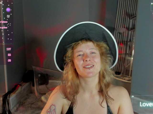 Ricki-Bloom live cam on BongaCams