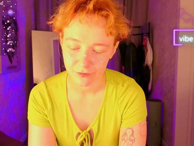Ricki-Bloom live cam