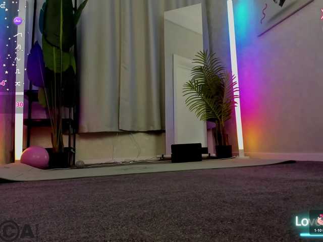 Ricki-Bloom live cam