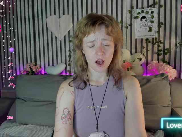 Ricki-Bloom webcam