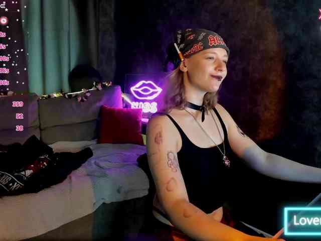 Ricki-Bloom webcam