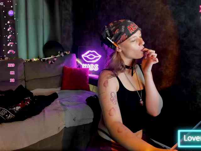 Ricki-Bloom webcam