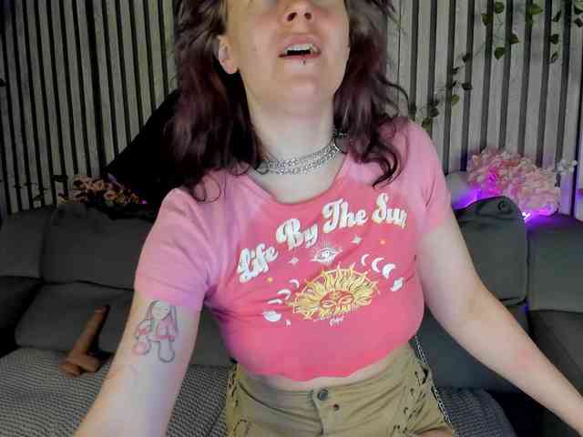 Ricki-Bloom webcam
