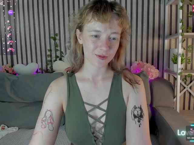 Ricki-Bloom webcam