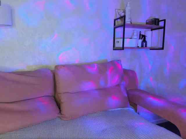 Ricki-Bloom webcam