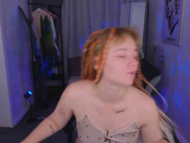 Ricki-Bloom webcam