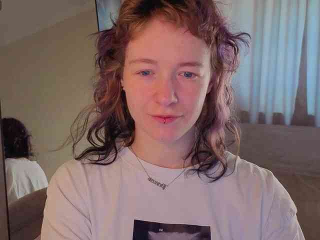 Ricki-Bloom webcam