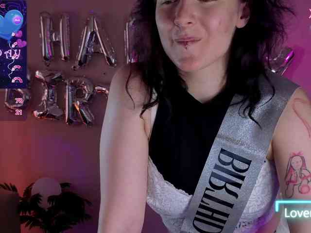 Ricki-Bloom webcam