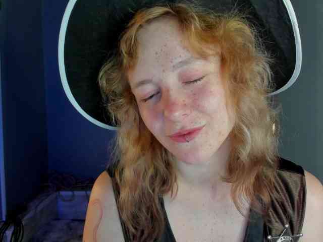 Ricki-Bloom webcam