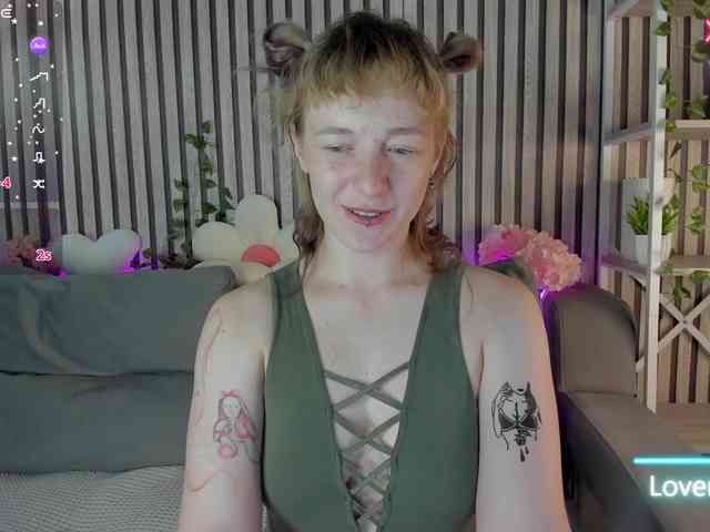 Ricki-Bloom webcam