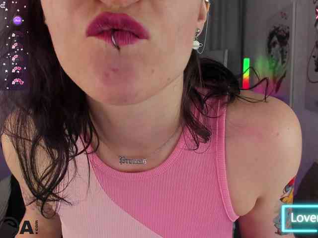 Ricki-Bloom webcam