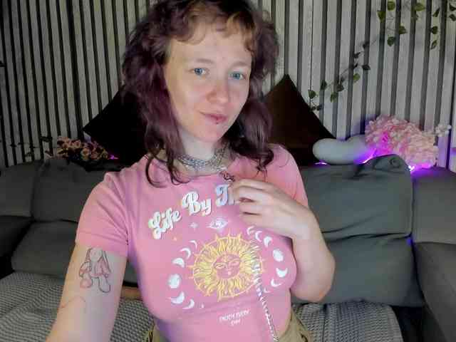 Ricki-Bloom webcam