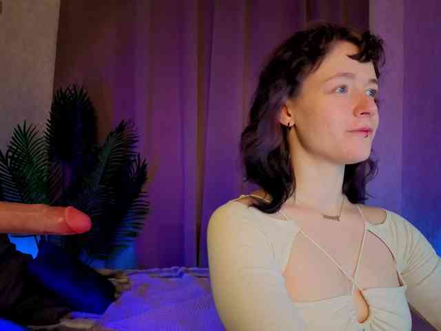 Ricki-Bloom webcam