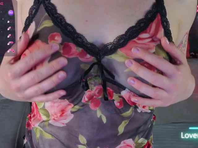 Ricki-Bloom webcam