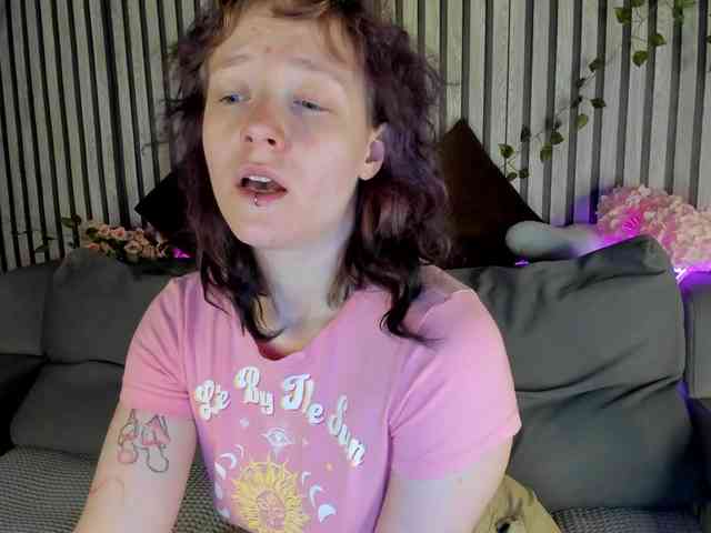 Ricki-Bloom webcam