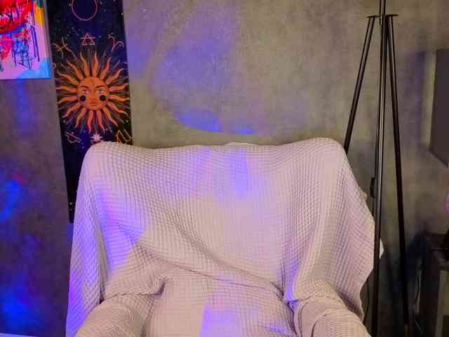 Ricki-Bloom webcam