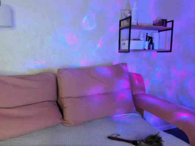 Ricki-Bloom webcam