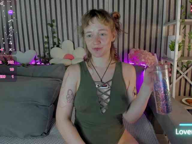 Ricki-Bloom webcam