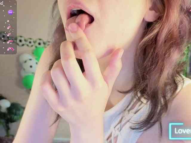 Ricki-Bloom webcam