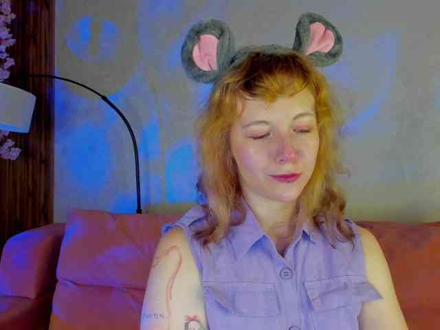 Ricki-Bloom webcam