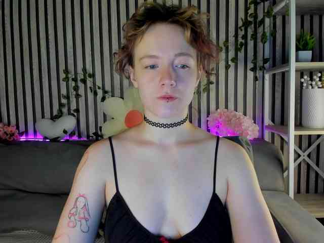 Ricki-Bloom webcam