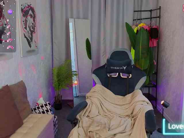 Ricki-Bloom webcam
