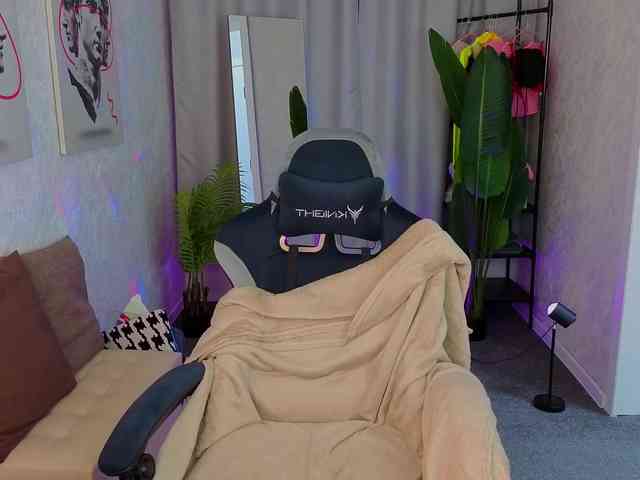 Ricki-Bloom webcam