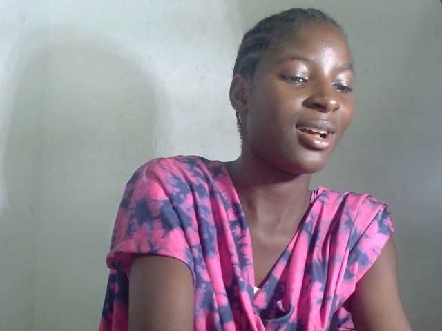 le modèle Kinkyjuice est en webcam porno dans un show sur le site bongacams, il possède les tags suivants: Ebony,Brunette,Trimmed