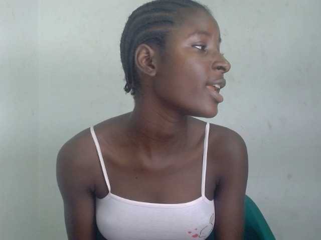 le modèle Kinkyjuice est en webcam porno dans un show sur le site bongacams, il possède les tags suivants: Ebony,Brunette,Trimmed