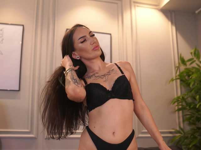 Sex chat gratuit in direct cu KyraReign pe BongaCams