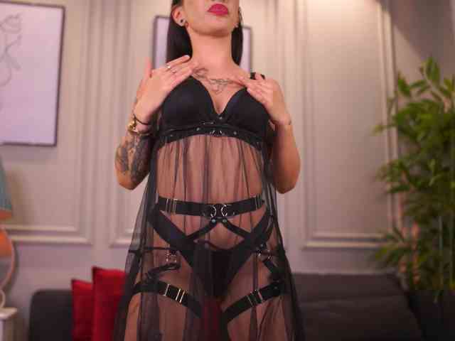 KyraReign webcam