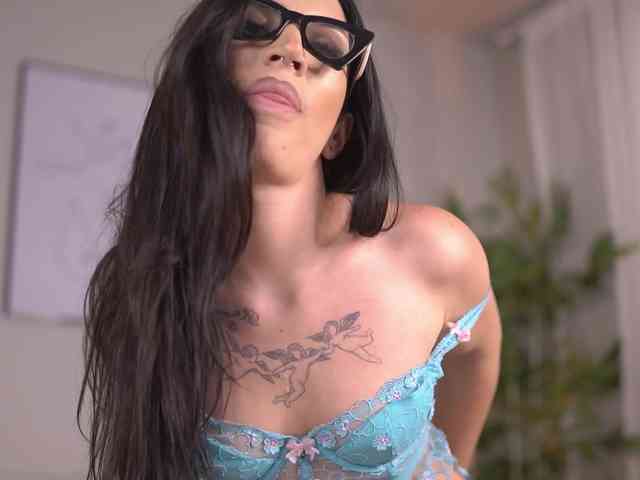 KyraReign