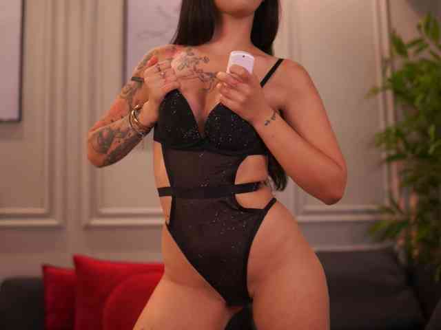 KyraReign webcam
