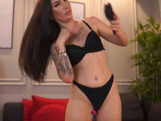 KyraReign webcam