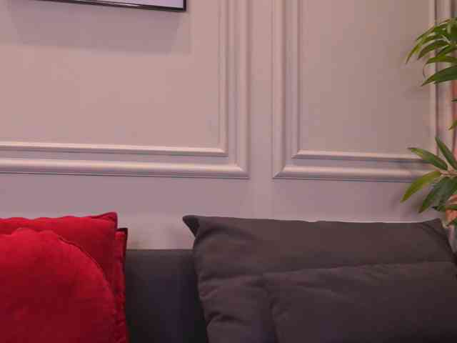 KyraReign webcam
