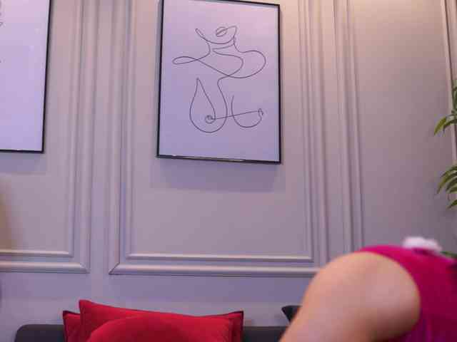 KyraReign webcam