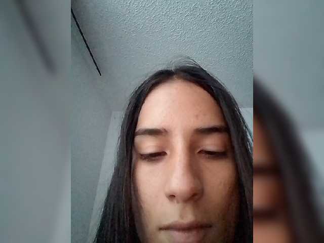 Dannali22 live webcam show