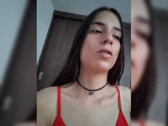 Dannali22, live now on BongaCams