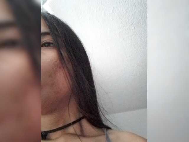 Dannali22 live cam on BongaCams