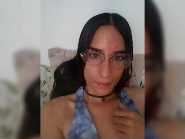 Dannali22 live cam on BongaCams
