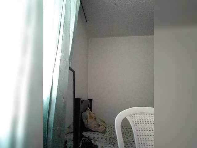 Dannali22 live cam on BongaCams