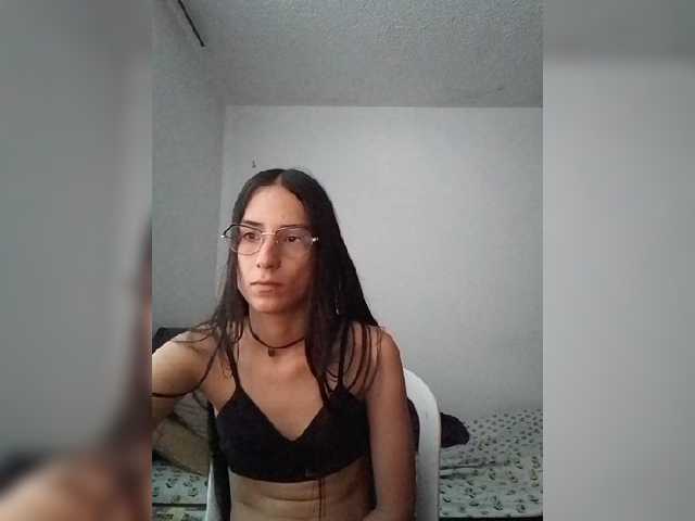 Dannali22 live cam on BongaCams