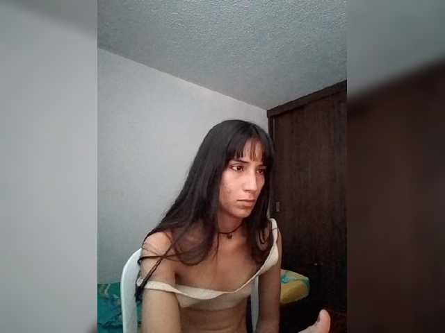 Dannali22 live cam on BongaCams