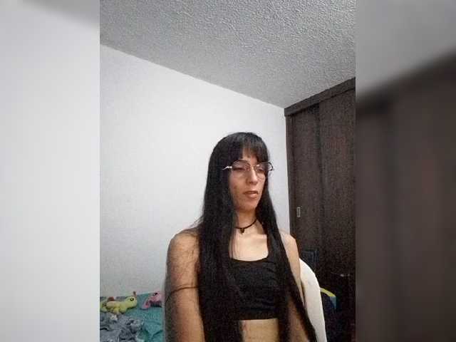 Dannali22 live cam on BongaCams