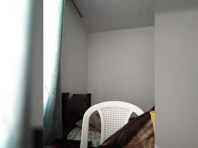 Dannali22 live cam on BongaCams