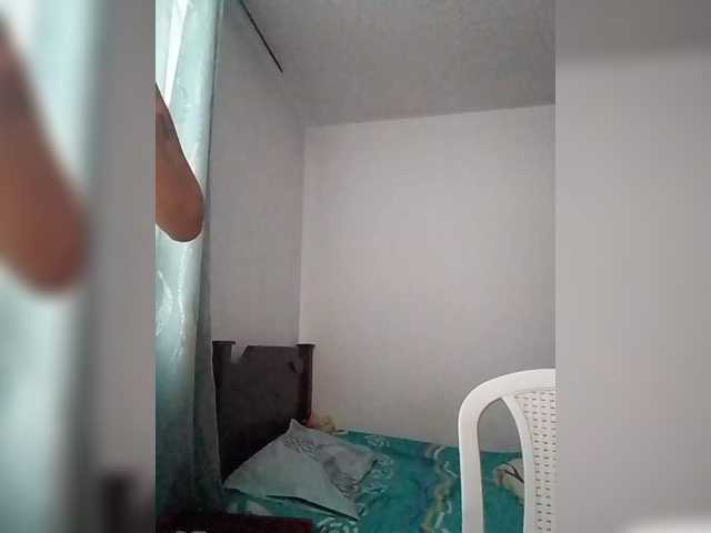Dannali22 live cam on BongaCams