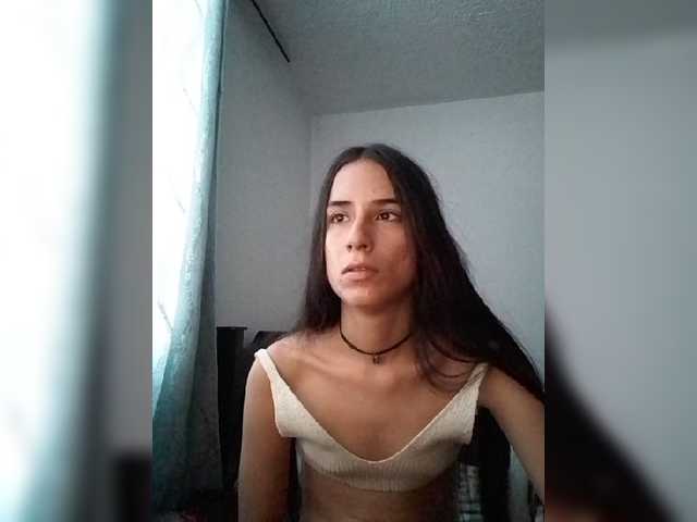 Dannali22 live webcam show