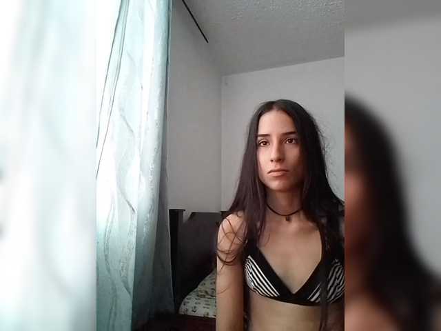 Dannali22 live webcam show